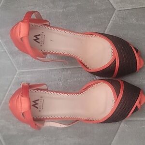 Gently used Womens Heels, size 9.5